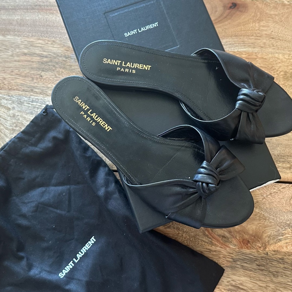 SAINT LAURENT bianca flat mules in smooth leather sz 39